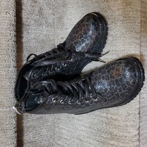 BRAND NEW Dolce Vita lace up boots Size 3Y